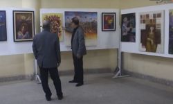 "لون وذاكرة" معرض فني ضم 100 عمل تشكيلي لنقابة الفنانين في ذي قار